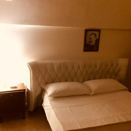 Tre Carlini Oda ve Kahvaltı *